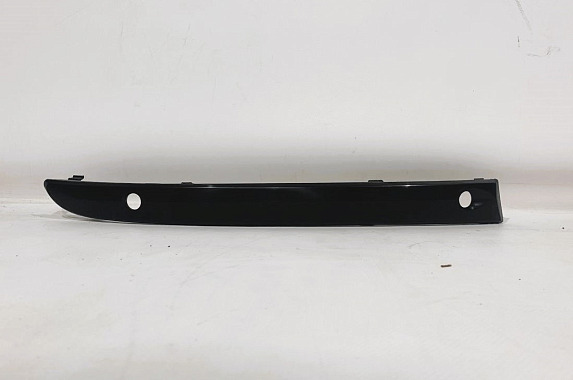 Молдинг переднего бампера правый под парктроники BMW 1Series E87 2004-2007 (Тайвань)